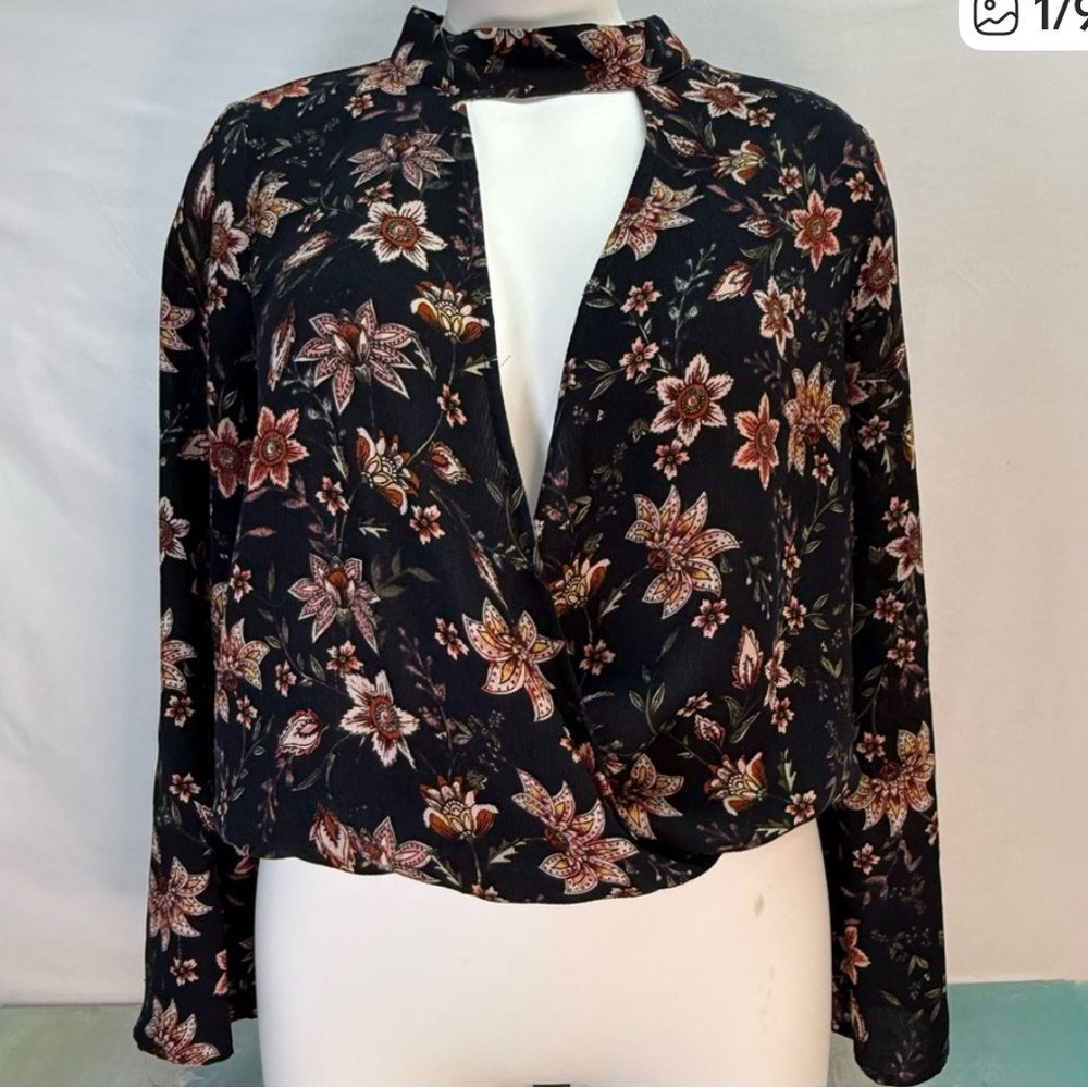 Women's Floral Long Sleeve Choker Neck Surplice Casual Blouse Size‎ Small Flowy